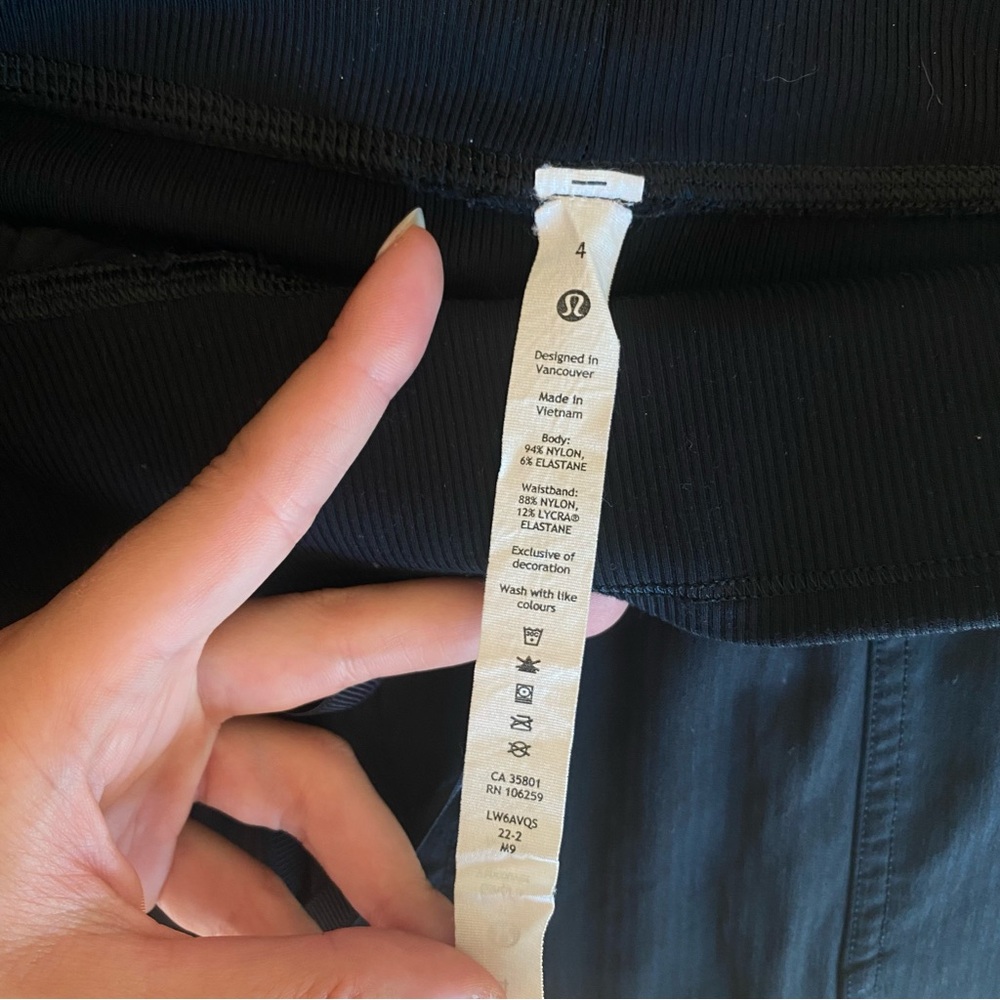 Lululemon Dance Studio Mid Rise Cropped Pant Size 4 - Picture 10 of 16